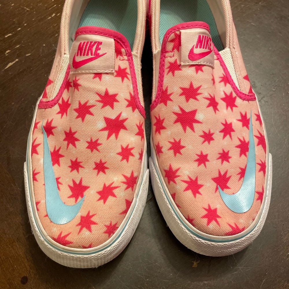 Nike SB Toki Slip On Canvas Shoes Women size 5.5 Pink Stars Sneaker 7199736-600